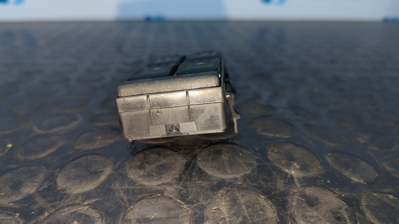 MANDO ELEVALUNAS DELANTERO IZQUIERDO FORD MONDEO BERLINA (GE) - vista 4