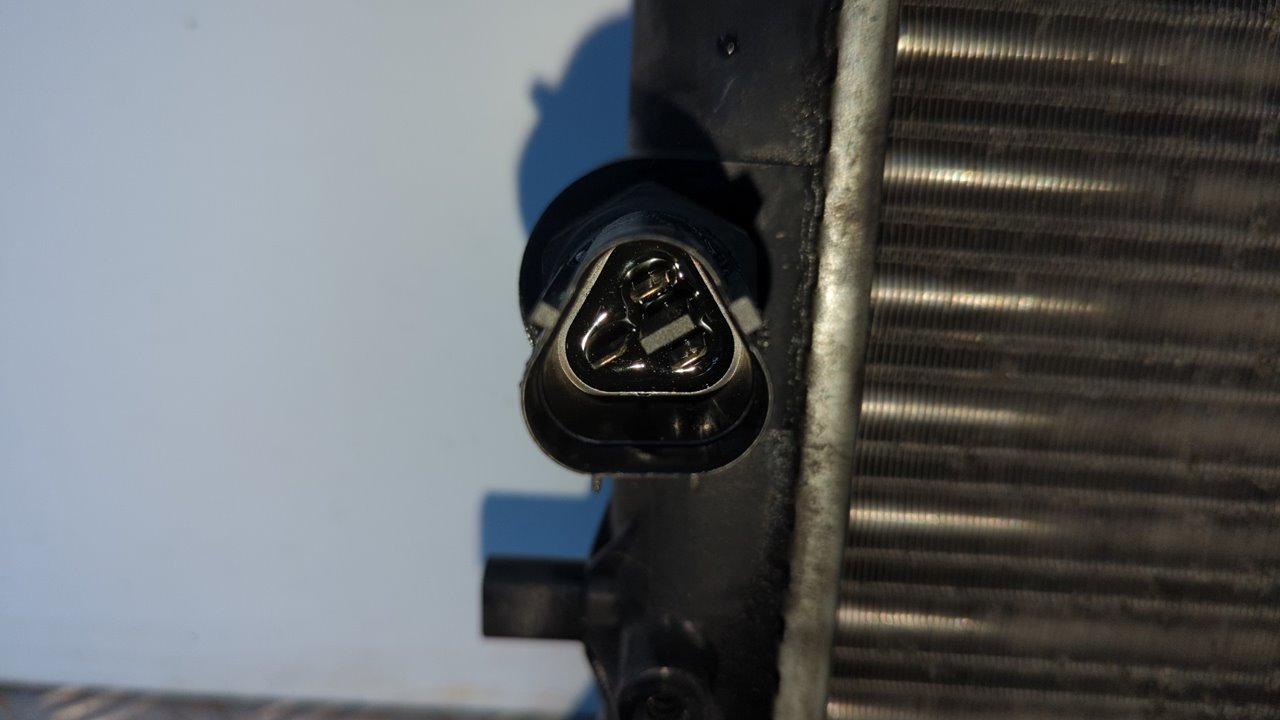 RADIADOR AGUA VOLKSWAGEN GOLF IV VARIANT (1J5) - vista 3