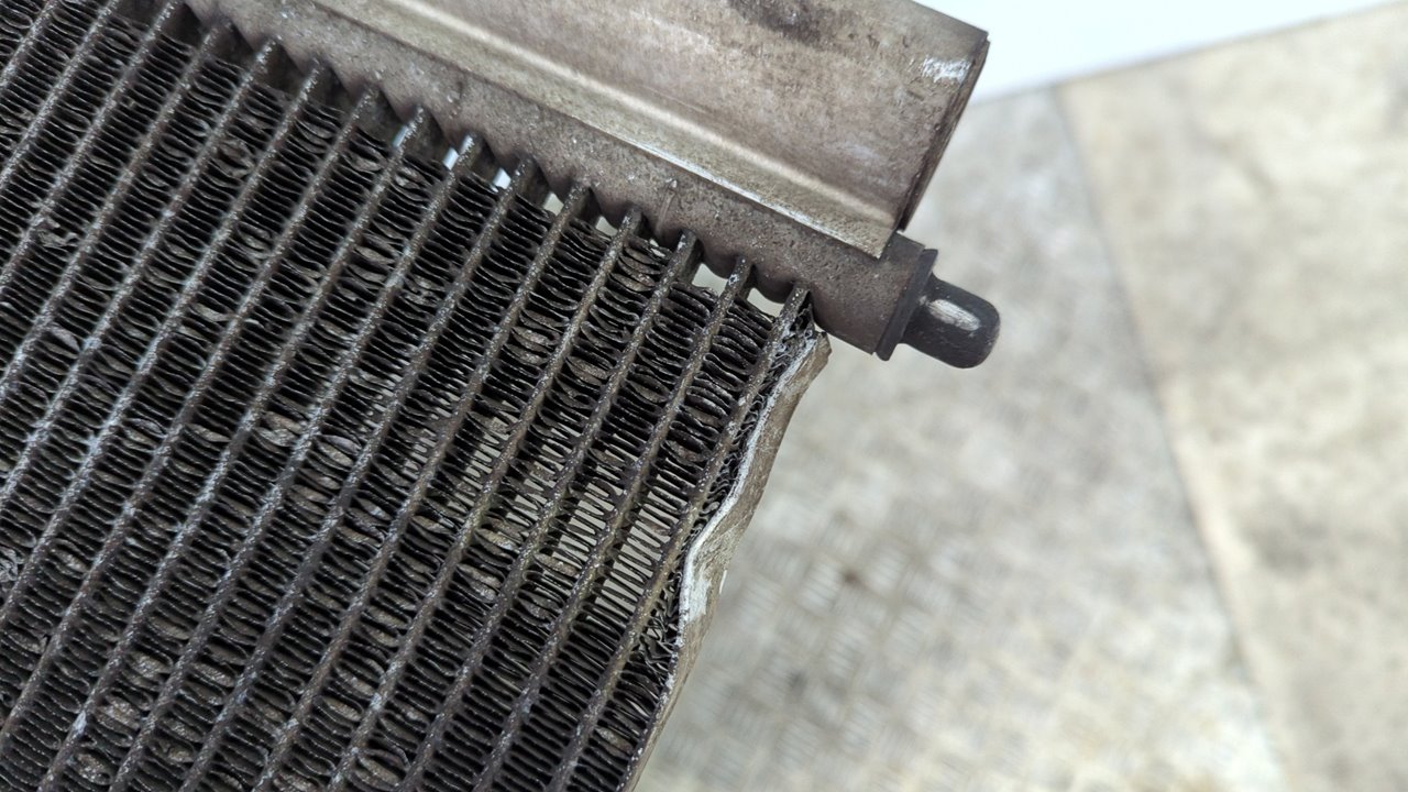 CONDENSADOR / RADIADOR  AIRE ACONDICIONADO FIAT PUNTO BERLINA (188) - vista 3