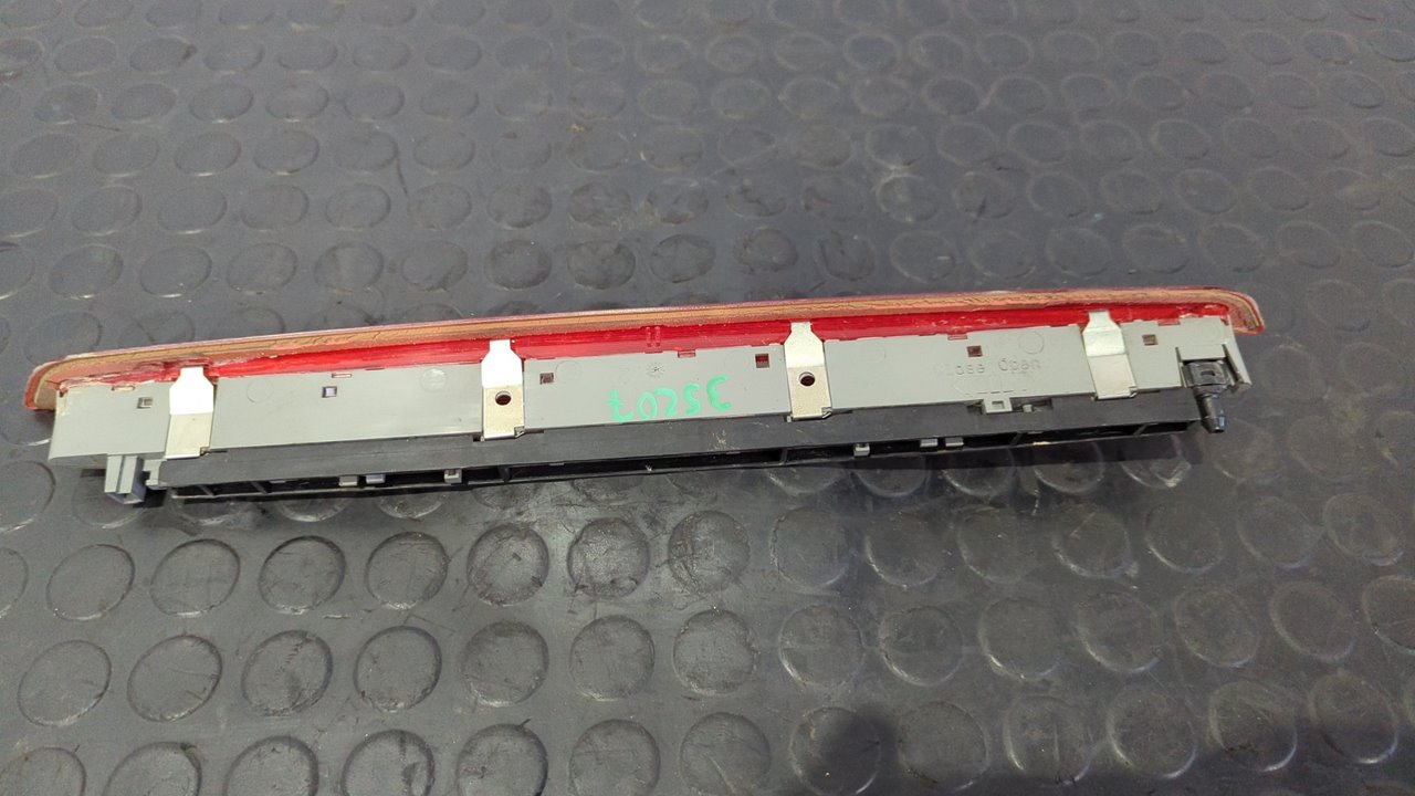 LUZ CENTRAL DE FRENO BMW X3 (F25) - vista 4