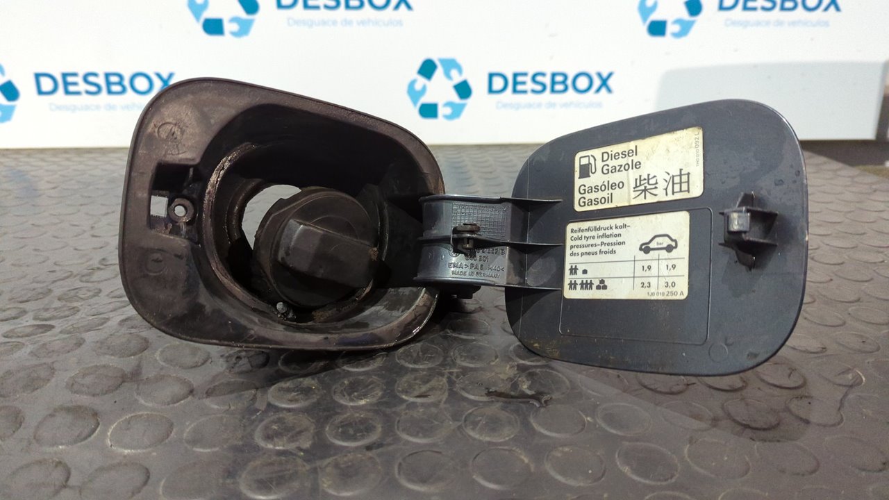 TAPA EXTERIOR COMBUSTIBLE VOLKSWAGEN GOLF IV VARIANT (1J5) - vista 4