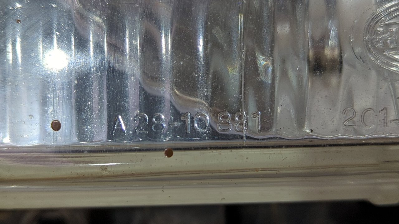 FARO DERECHO MERCEDES-BENZ MB 100 D CAJA CERRADA / COMBI - vista 3