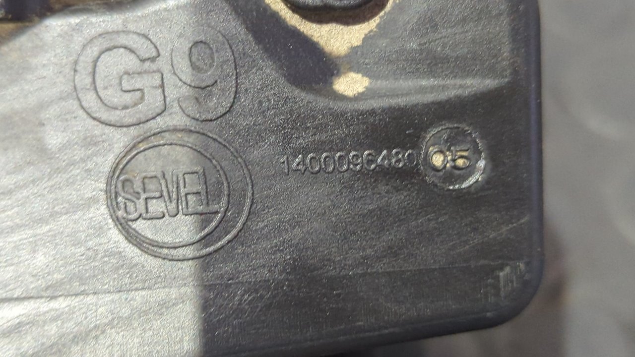 TAPA EXTERIOR COMBUSTIBLE FIAT SCUDO FURGÓN (272) - vista 2