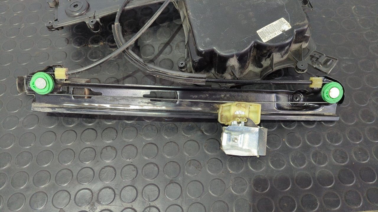 ELEVALUNAS DELANTERO IZQUIERDO SEAT LEON (1P1)