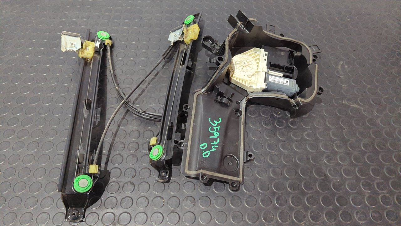 ELEVALUNAS DELANTERO DERECHO SEAT LEON (1P1)