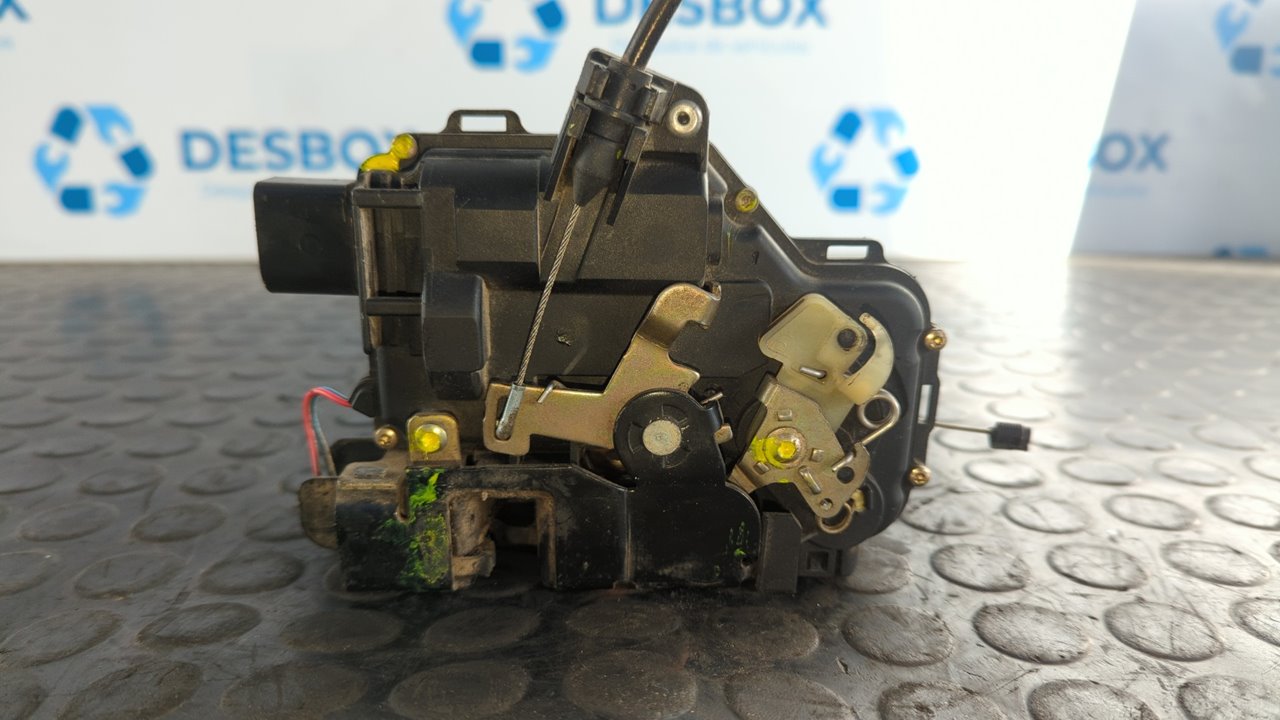 CERRADURA PUERTA DELANTERA DERECHA VOLKSWAGEN GOLF IV BERLINA (1J1) - vista 5