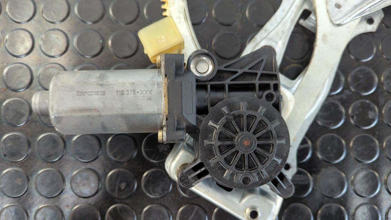 ELEVALUNAS DELANTERO DERECHO MERCEDES-BENZ CLASE CLK (W208) COUPE - vista 2