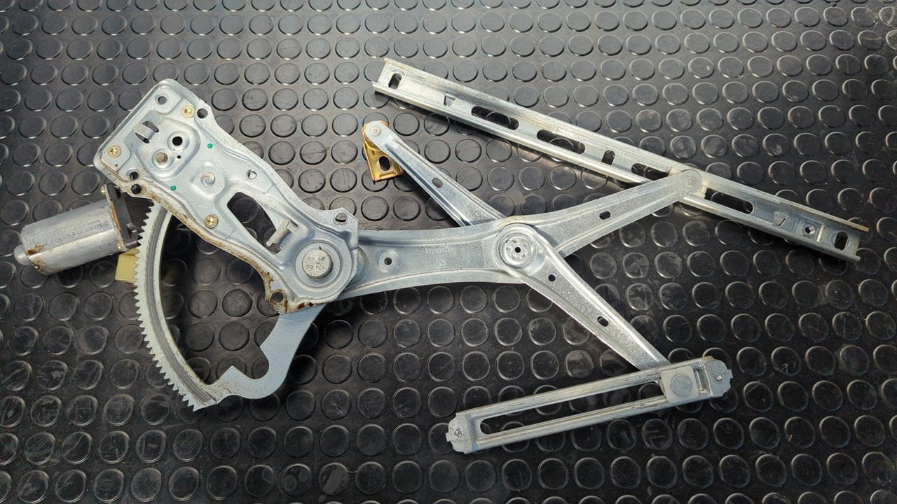 ELEVALUNAS DELANTERO DERECHO MERCEDES-BENZ CLASE CLK (W208) COUPE