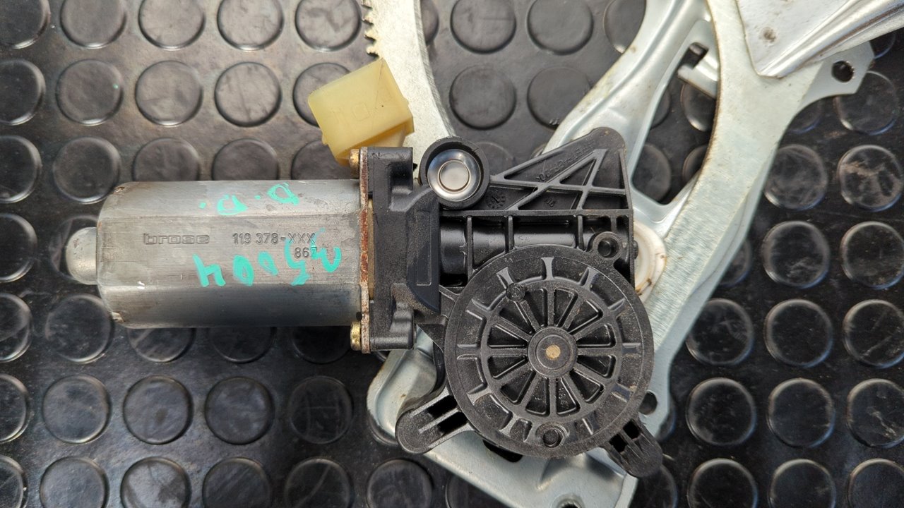 ELEVALUNAS DELANTERO DERECHO MERCEDES-BENZ CLASE CLK (W208) COUPE - vista 4