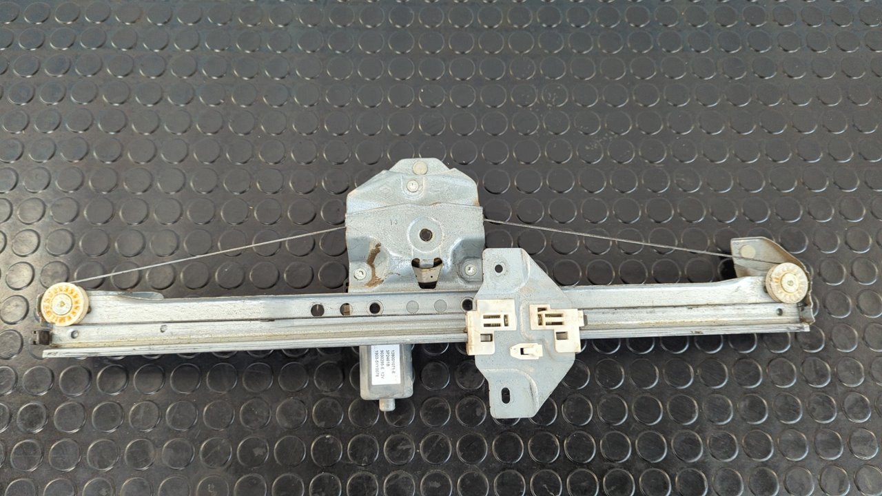 ELEVALUNAS DELANTERO DERECHO DACIA DOKKER