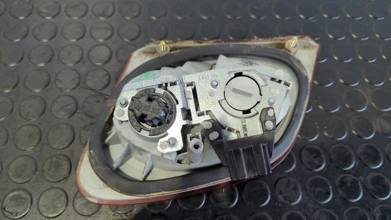 PILOTO PORTON DERECHO MERCEDES-BENZ CLASE E (W210) FAMILIAR - vista 10