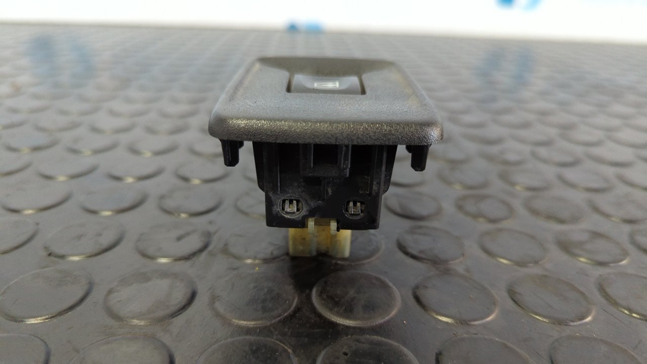 MANDO ELEVALUNAS DELANTERO DERECHO DACIA DOKKER - vista 6