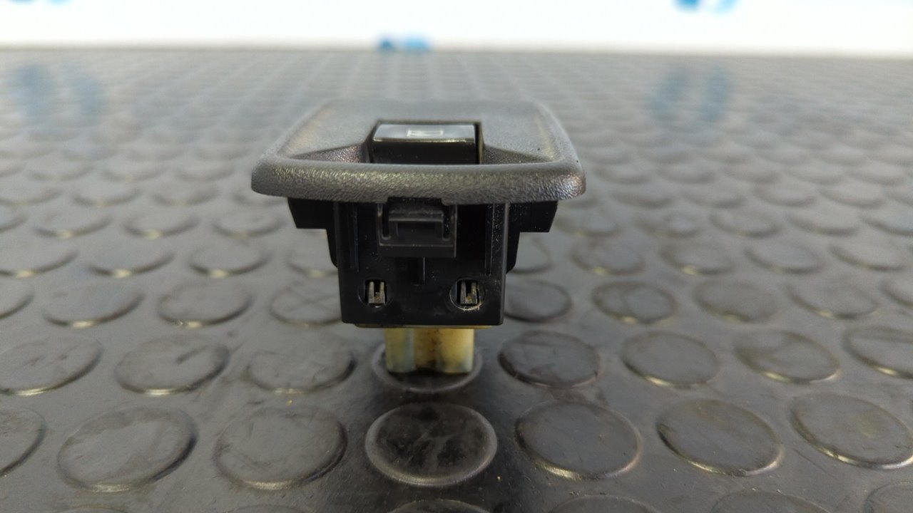 MANDO ELEVALUNAS DELANTERO DERECHO DACIA DOKKER - vista 2