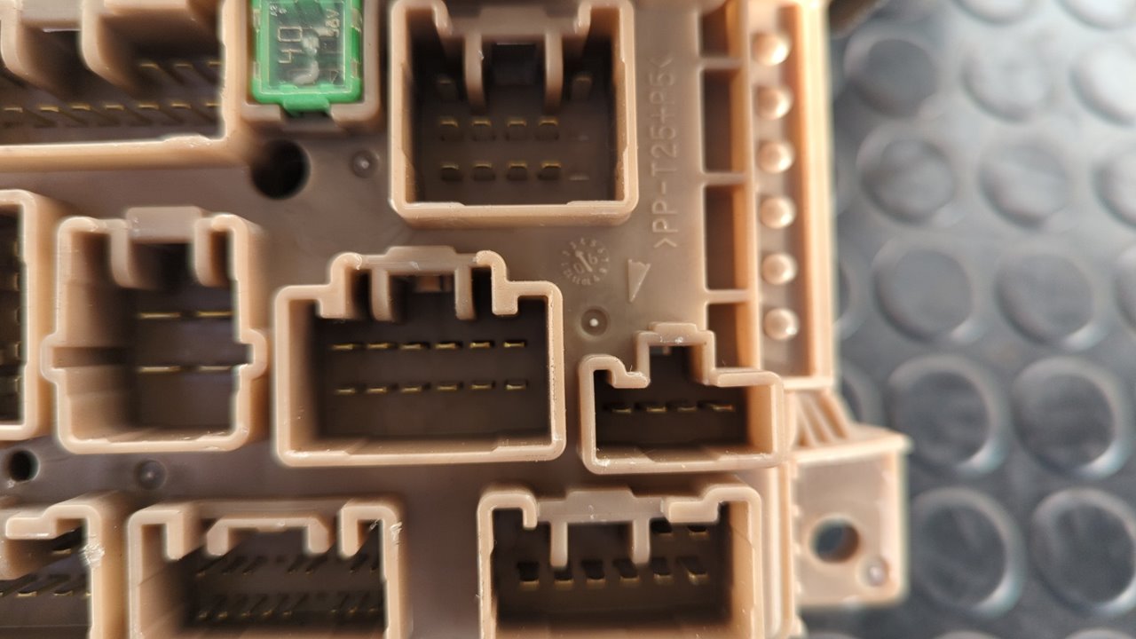 CUADRO INSTRUMENTOS PEUGEOT 107 - vista 7