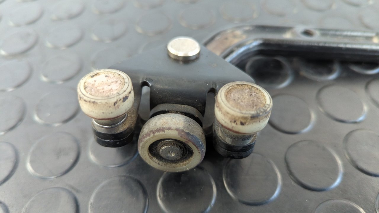 SOPORTE GUIA PATIN INFERIOR MERCEDES-BENZ VANEO (W414) FURGONETA COMPACTA - vista 4