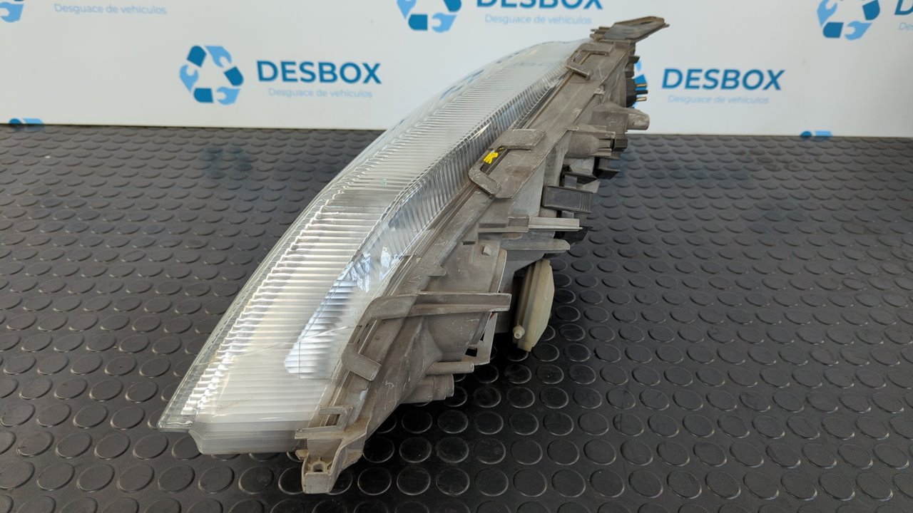 FARO DERECHO MERCEDES-BENZ VANEO (W414) FURGONETA COMPACTA - vista 4