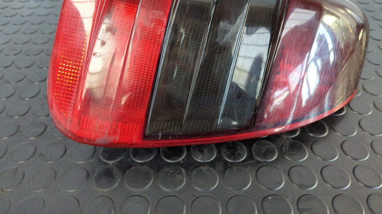 PILOTO TRASERO DERECHO MERCEDES-BENZ CLASE C (W202) BERLINA - vista 3