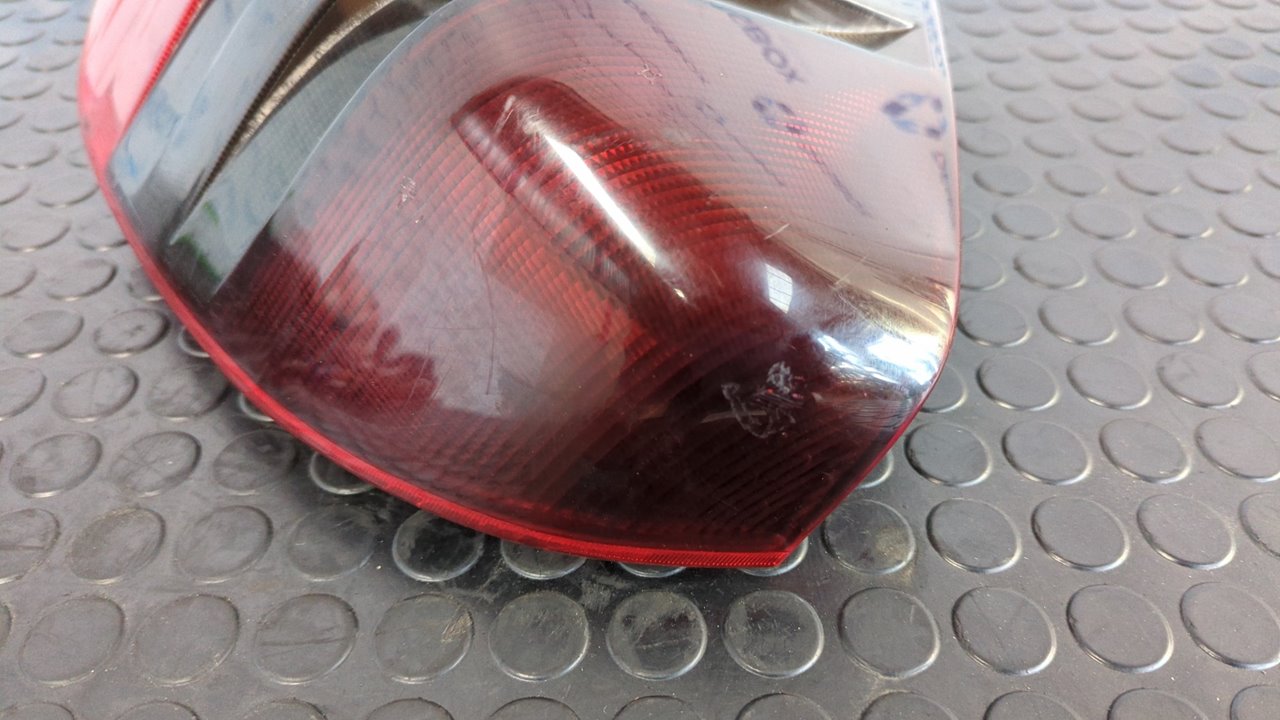 PILOTO TRASERO DERECHO MERCEDES-BENZ CLASE C (W202) BERLINA - vista 2