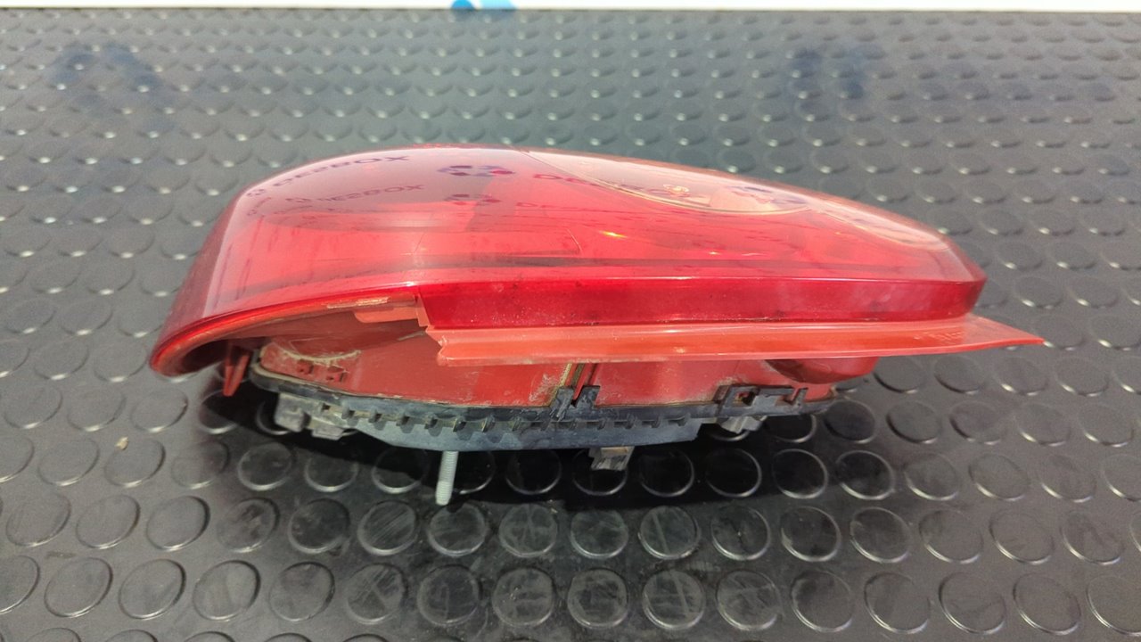 PILOTO TRASERO DERECHO TOYOTA AYGO (KGB/WNB) - vista 5