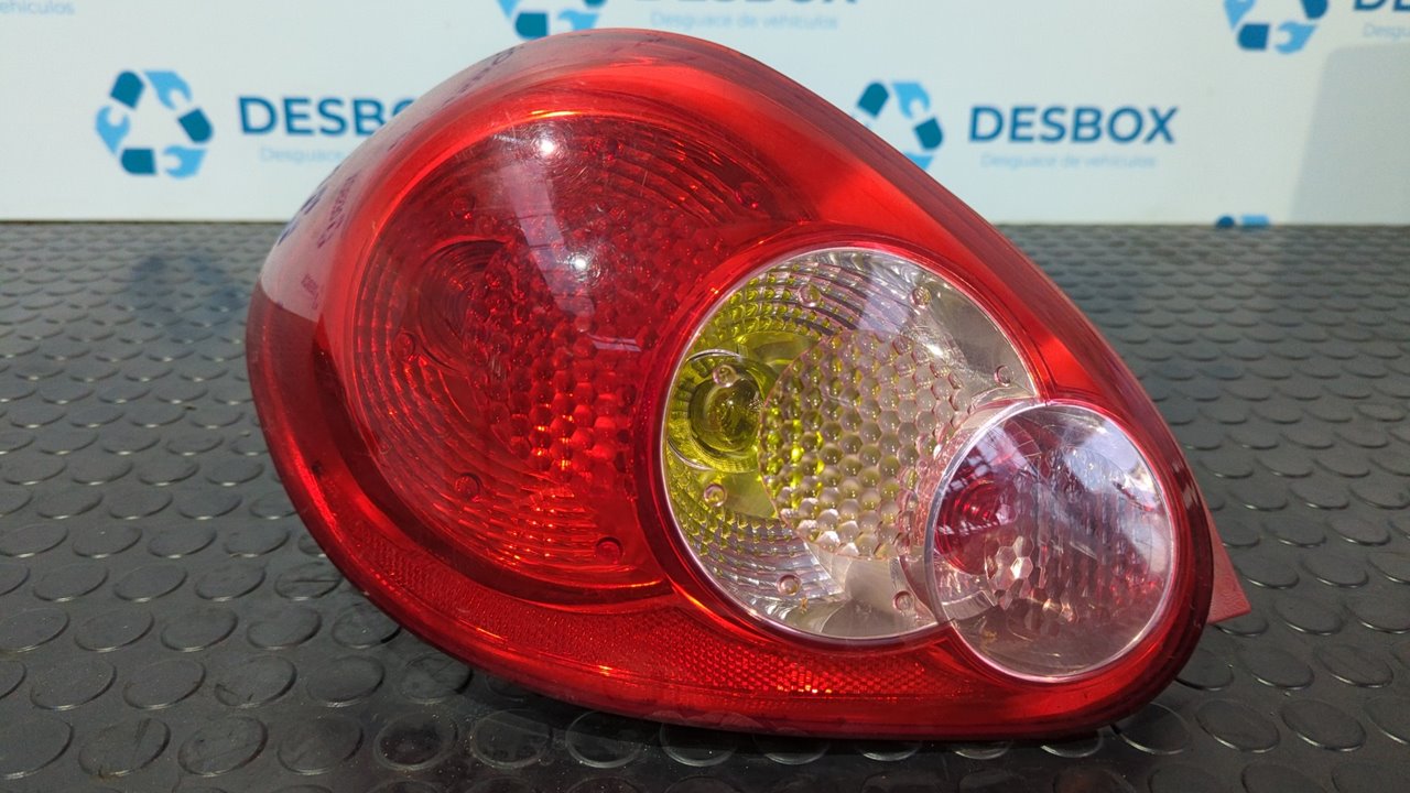 PILOTO TRASERO IZQUIERDO TOYOTA AYGO (KGB/WNB)