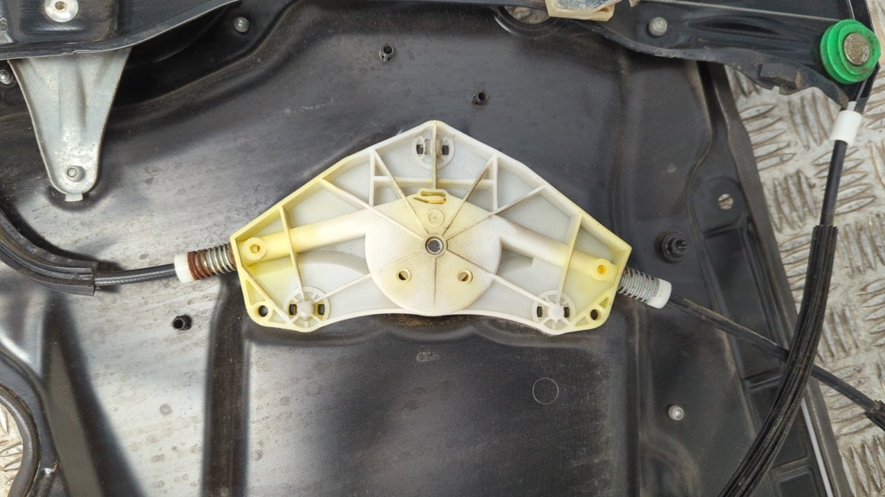 ELEVALUNAS DELANTERO IZQUIERDO VOLKSWAGEN PASSAT BERLINA (3C2) - vista 7