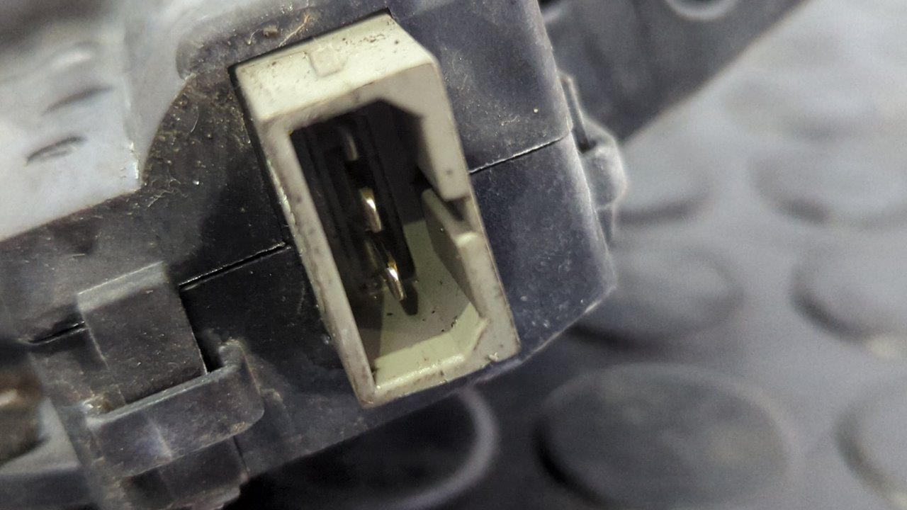 CERRADURA MALETERO / PORTON VOLKSWAGEN PASSAT BERLINA (3C2) - vista 5