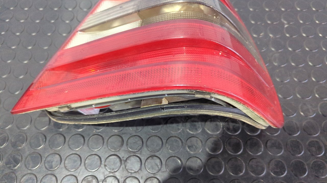 PILOTO TRASERO DERECHO MERCEDES-BENZ CLASE C (W202) FAMILIAR - vista 8