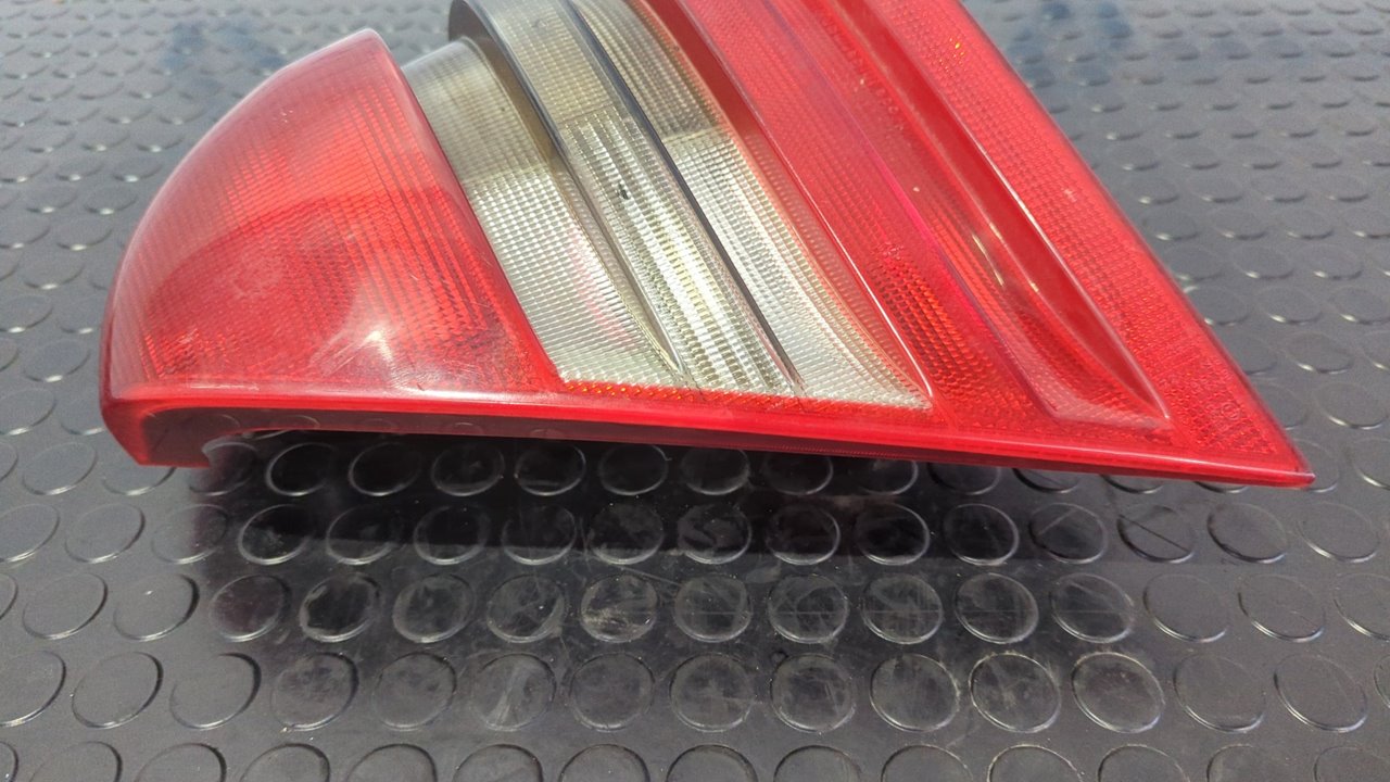 PILOTO TRASERO DERECHO MERCEDES-BENZ CLASE C (W202) FAMILIAR - vista 4