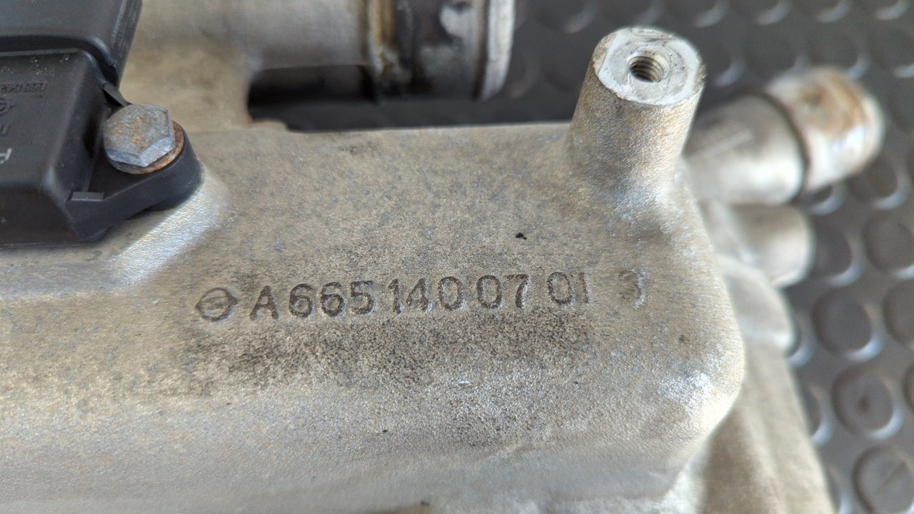 COLECTOR ADMISION SSANGYONG RODIUS - vista 3