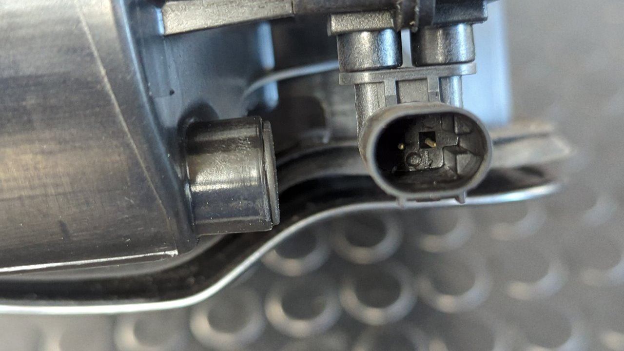 TAPA EXTERIOR COMBUSTIBLE BMW SERIE 4 COUPE (F32) - vista 7