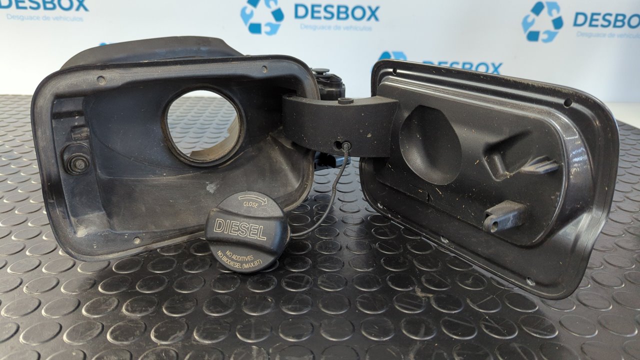 TAPA EXTERIOR COMBUSTIBLE BMW SERIE 4 COUPE (F32) - vista 3