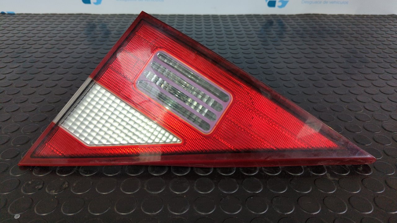 PILOTO PORTON DERECHO SSANGYONG RODIUS - vista 4