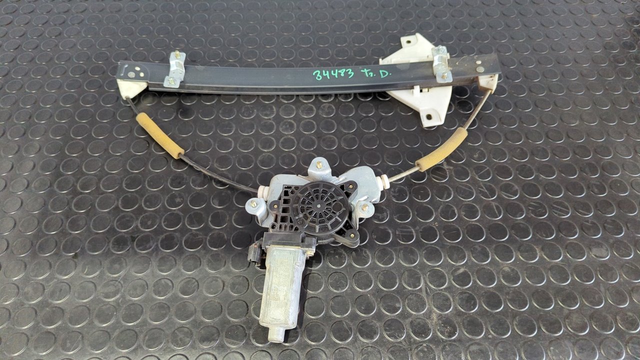 ELEVALUNAS TRASERO DERECHO SSANGYONG RODIUS