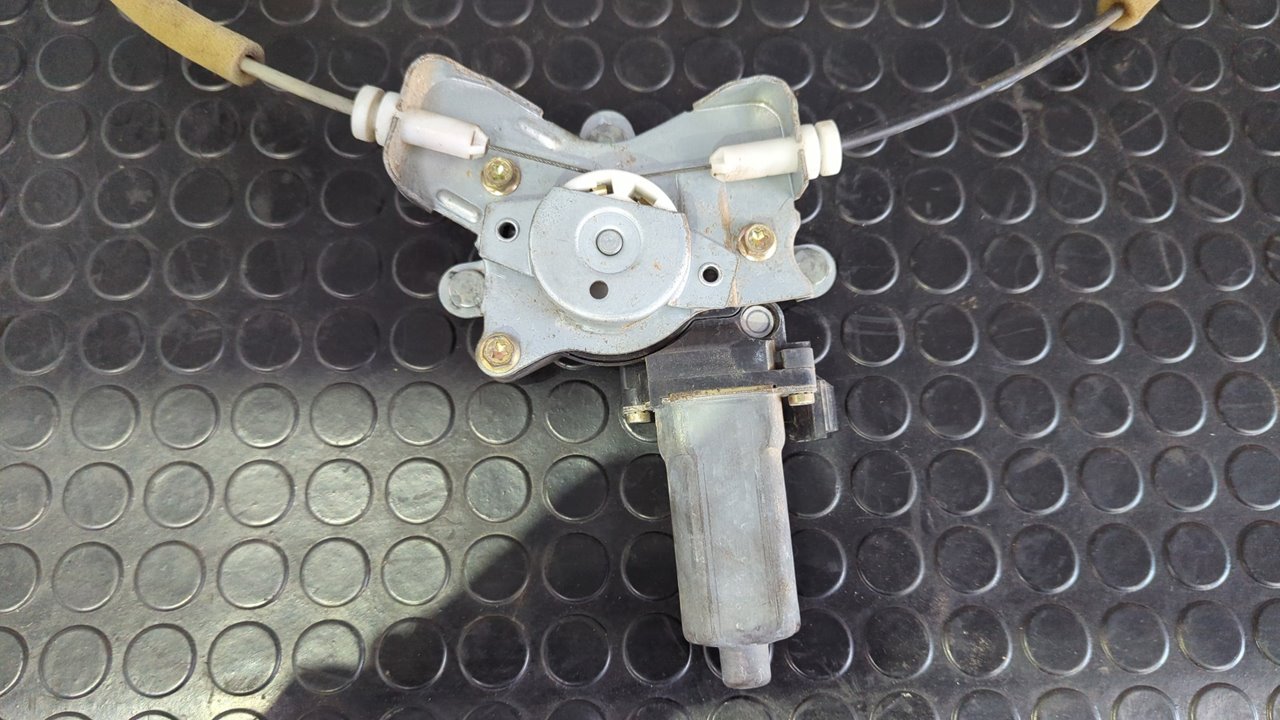 ELEVALUNAS TRASERO DERECHO SSANGYONG RODIUS - vista 3