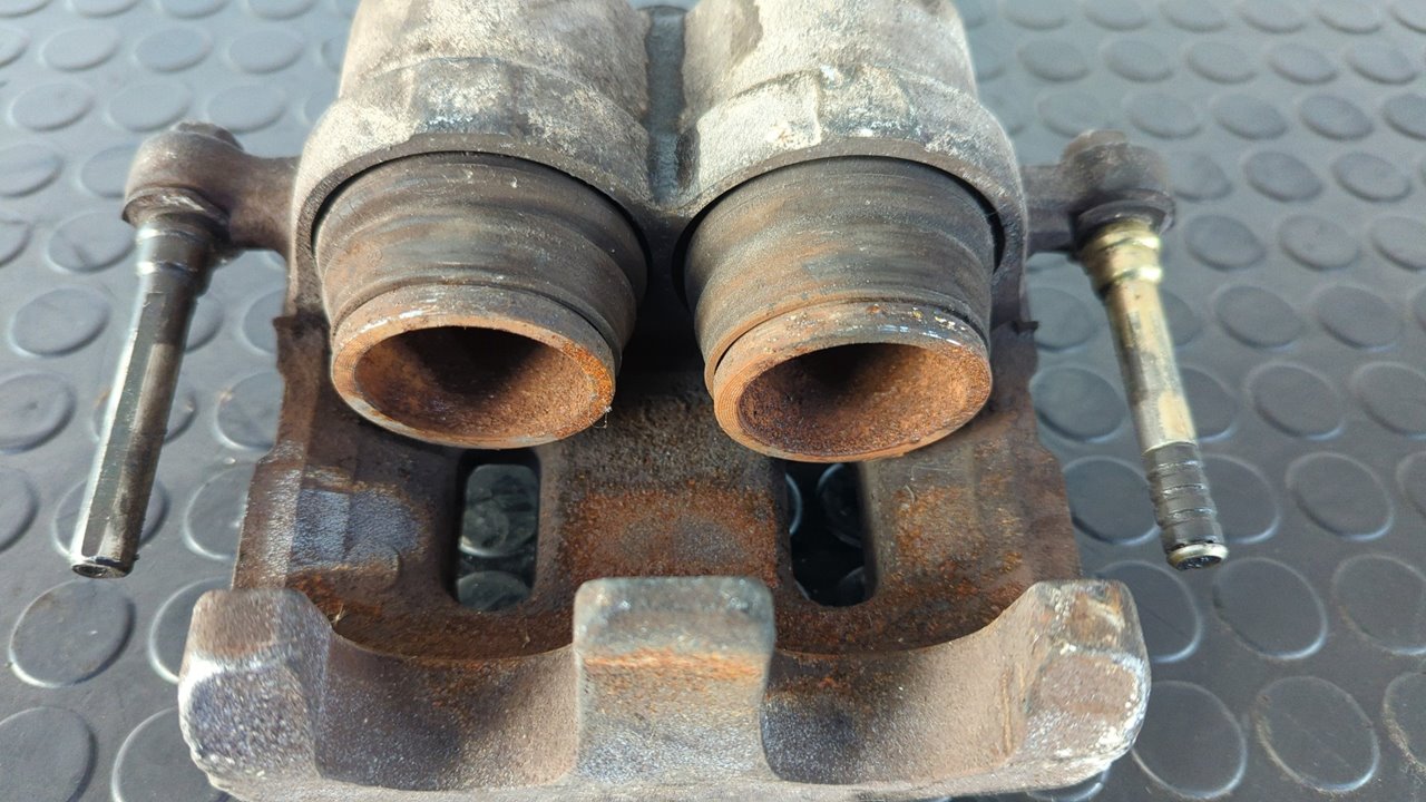 PINZA DE FRENO DELANTERA IZQUIERDA SSANGYONG RODIUS - vista 8