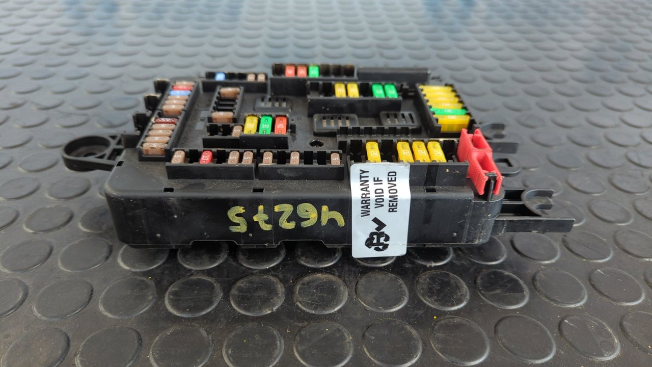 CAJA RELES / FUSIBLES BMW SERIE 4 COUPE (F32) - vista 3