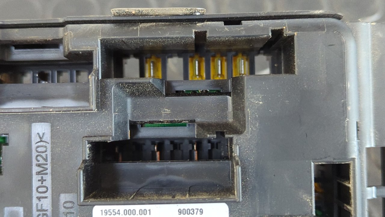 CAJA RELES / FUSIBLES BMW SERIE 4 COUPE (F32) - vista 6