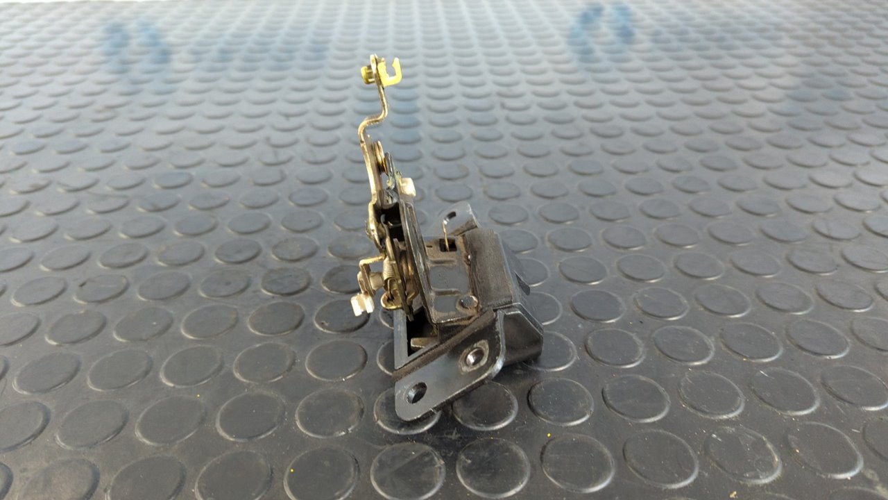 CERRADURA MALETERO / PORTON SSANGYONG RODIUS - vista 4