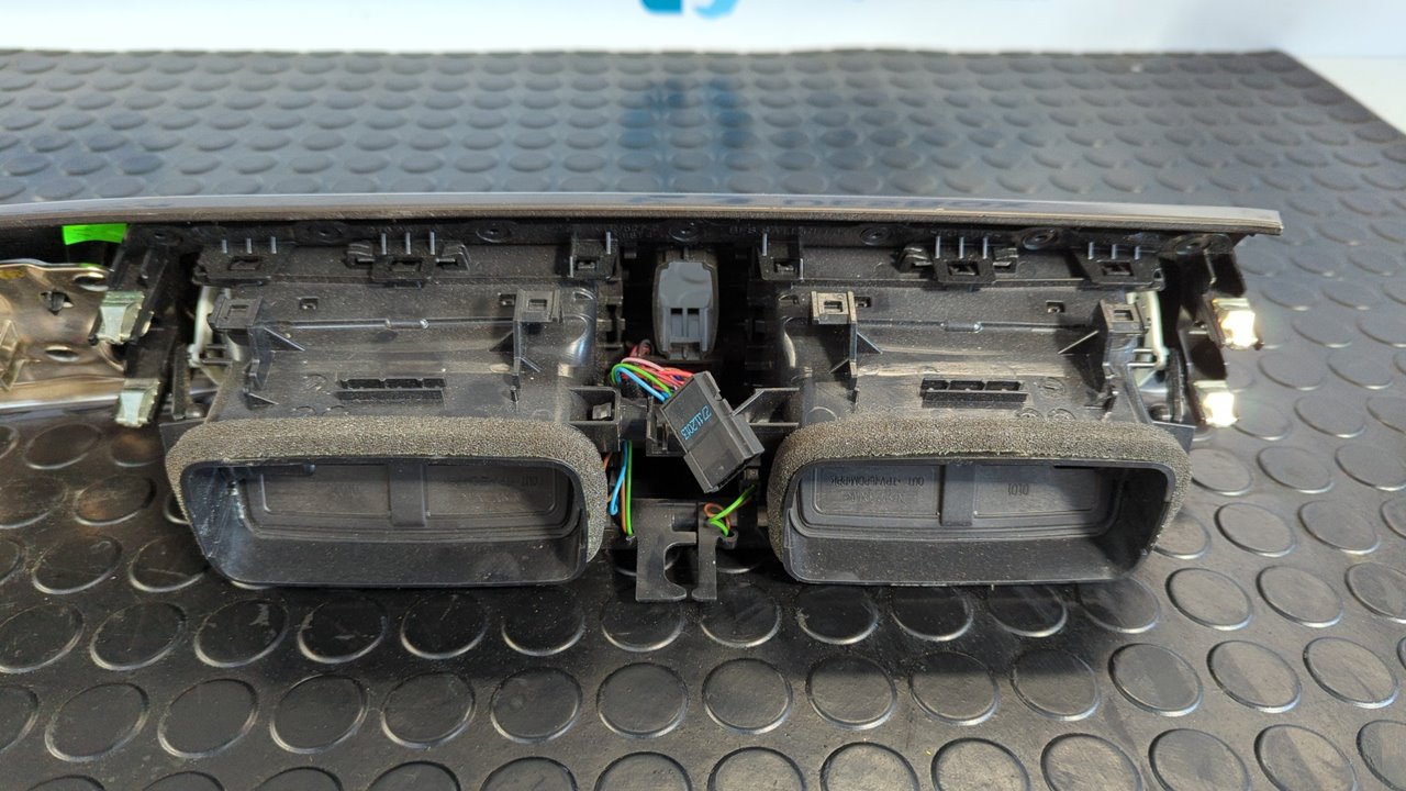 REJILLA AIREADORA BMW SERIE 4 COUPE (F32) - vista 9