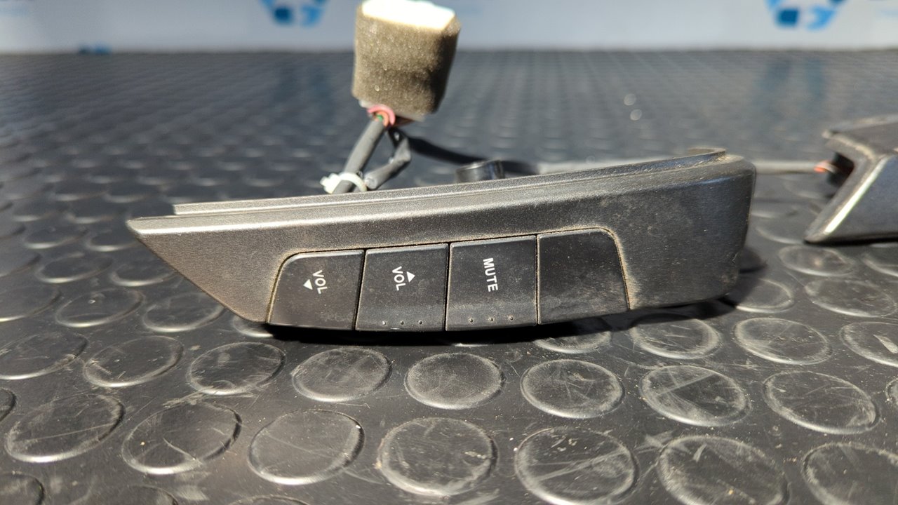 MANDO VOLANTE SSANGYONG RODIUS - vista 2