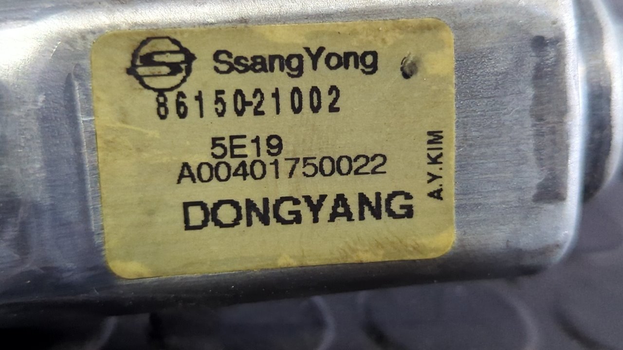 MOTOR LIMPIA TRASERO SSANGYONG RODIUS - vista 7