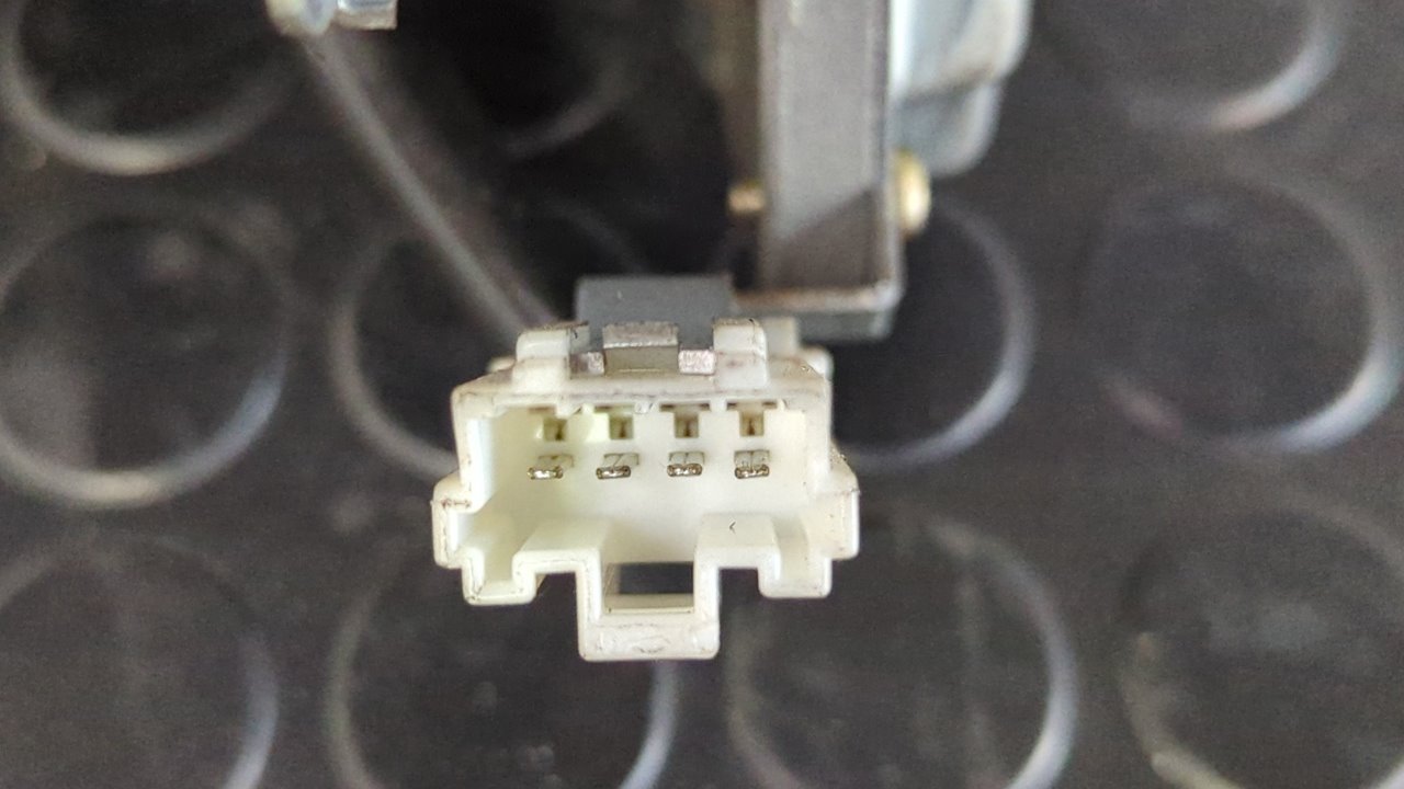 MOTOR LIMPIA TRASERO SSANGYONG RODIUS - vista 6