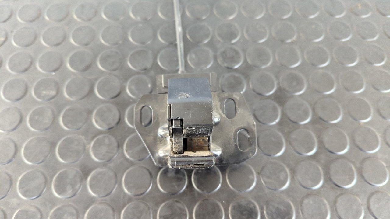 CERRADURA MALETERO / PORTON RENAULT KANGOO