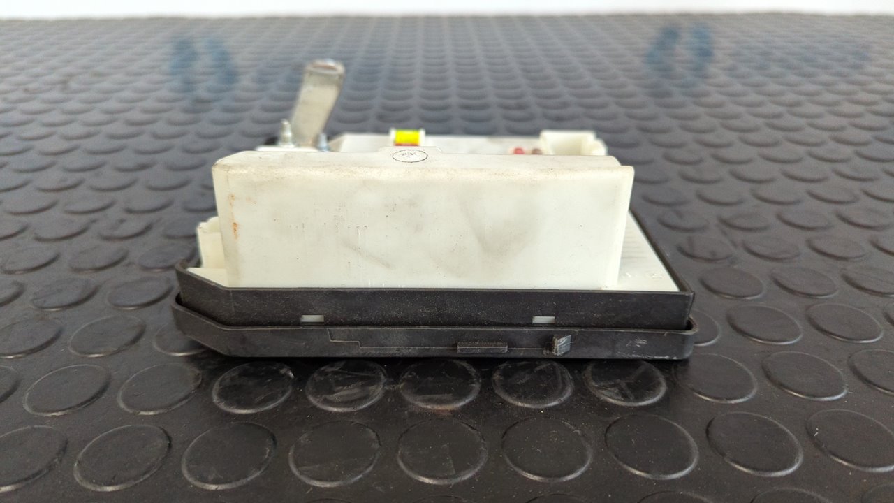 CAJA RELES / FUSIBLES RENAULT KANGOO - vista 8
