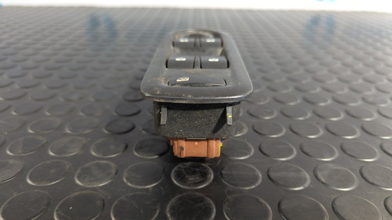 MANDO ELEVALUNAS DELANTERO IZQUIERDO RENAULT LAGUNA II (BG0) - vista 7