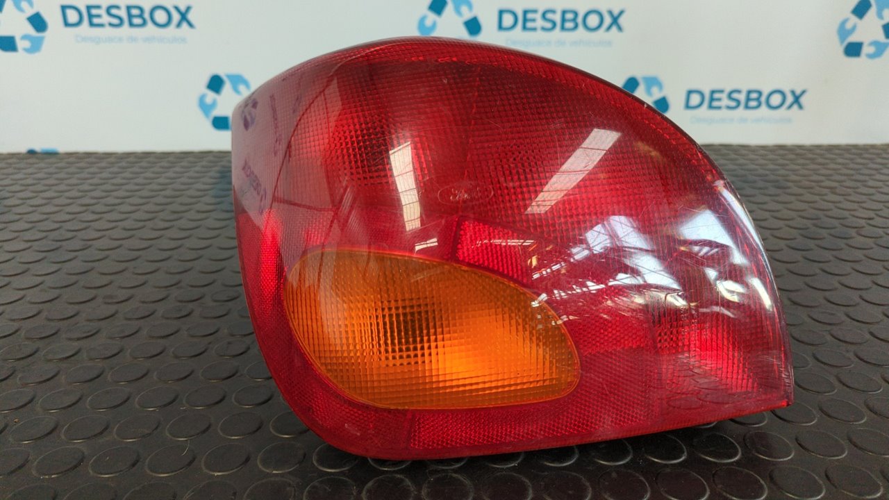 PILOTO TRASERO IZQUIERDO FORD FIESTA BERLINA