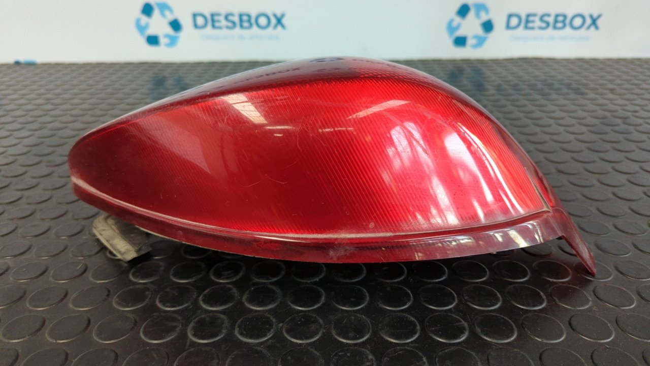 PILOTO TRASERO IZQUIERDO FORD FIESTA BERLINA - vista 6