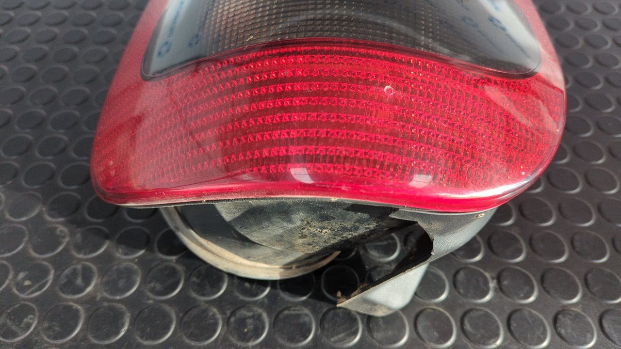 PILOTO TRASERO DERECHO CITROEN XSARA BERLINA - vista 4