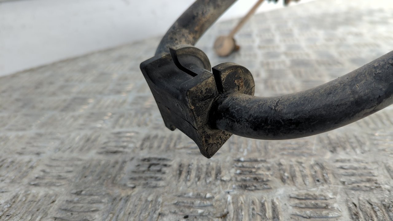 BARRA ESTABILIZADORA TRASERA MITSUBISHI MONTERO (V80/V90) - vista 3