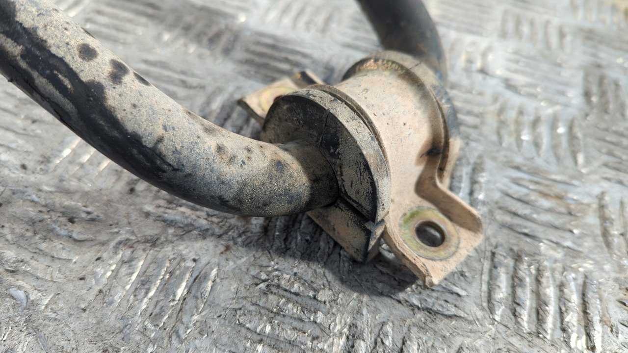 BARRA ESTABILIZADORA TRASERA MITSUBISHI MONTERO (V80/V90) - vista 2